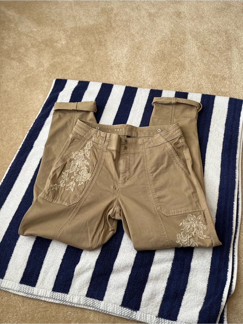 EUC WHBM Pret-aPedi Pants w/Embroidery Accent